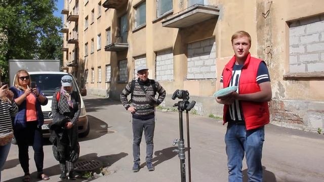 Здесь жил и работал