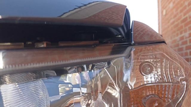Нива Тревел luxe 24, установка упоров капота