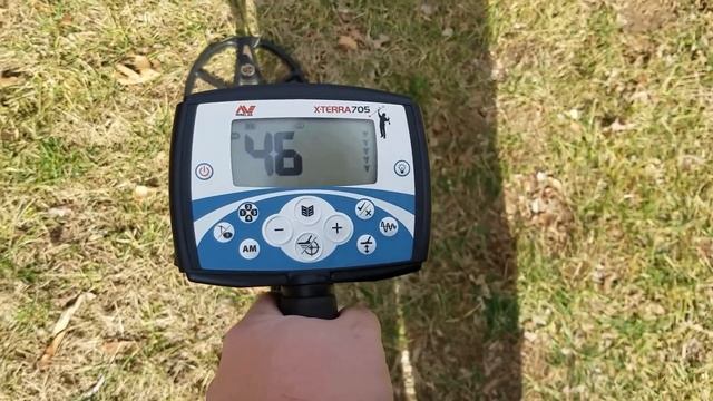 Minelab X-terra 705 Metal Detector depth test - Mars Tiger coil 18.75