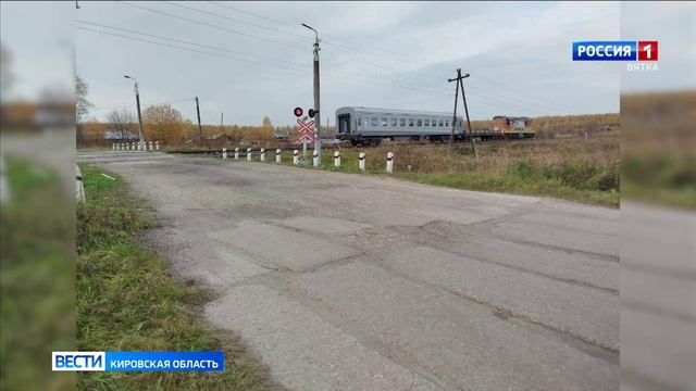 «Ока» столкнулась с поездом возле станций Вазюк в Опаринском районе