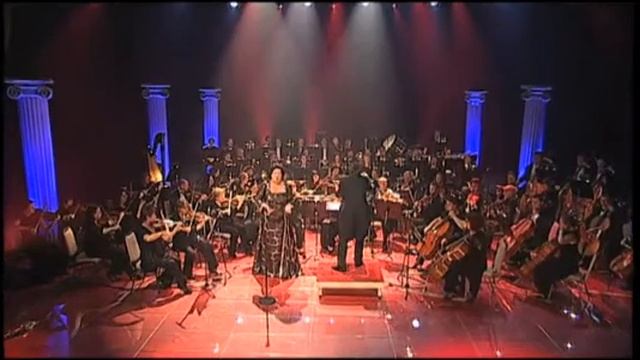 Puccini - Manon Lescaut - 'Sola, perduta, abbandonata' - Violeta Urmana