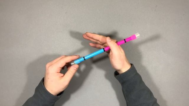 Double ThumbAround (TA) Reverse – Обучение Pen Spinning Трюку