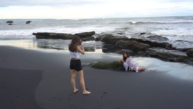 Natural Light Black Sand Beach Photoshoot in Bali, Behind The Scenes