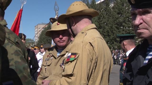 Сыновья уходят в бой - В.Высоцкий