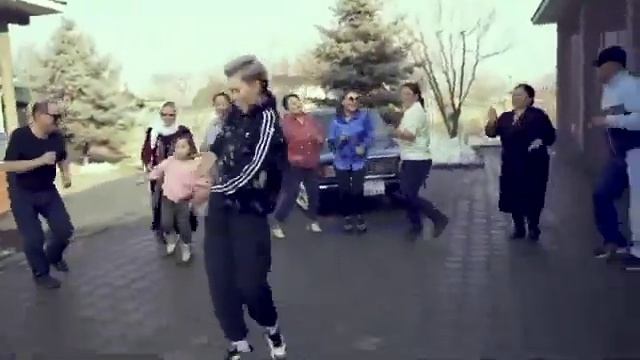 Гулмира Избасханова Көк Жигули әні ✊.