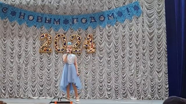 Муз.и сл. Виктора Резникова "Льдинка", исполняет Здорикова Вера,  8 лет