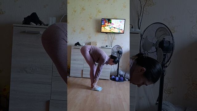 Растяжка
#растяжка #фитнес #спорт #здоровье #тренировкидома #зож