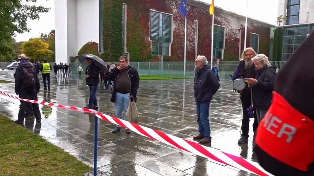 Live-Diskussion mit der Friedensbewegung in der BRD Berlin - 3. Oktober 2024 Bundeskanzleramt