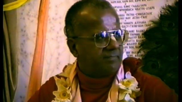 Principles of Religion SB(Canto-7 Part-2) in Moscow 1998 by HH Gopal Krishna Goswami English-Russia