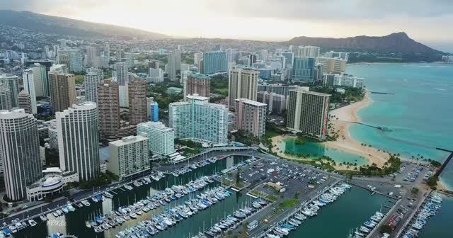 HONOLULU 🇺🇸 Aerial Drone 4K ｜ HAWAII Oahu United States USA