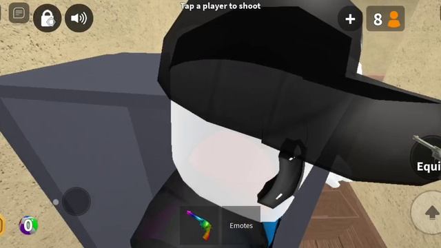 Просто играю в Roblox