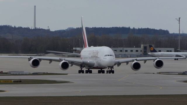 Emirates EK388 on last sunday of Easter holidays 2021