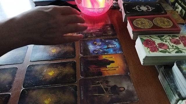 Любовный треугольник🔺... (Он, Она, Вы) .