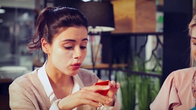 Cafe Mimi. Маски