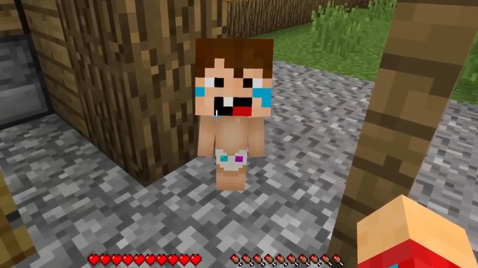 Компот Minecraft_ЧТО РЕБЁНОК ПРЯЧЕТ В ДЛИННОМ СУНДУКЕ ПОД ДОМОМ В МАЙНКРАФТ