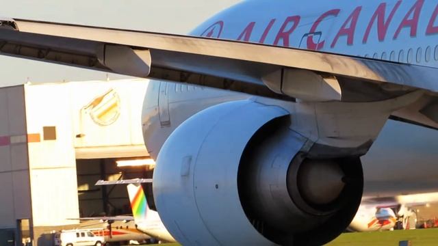 AIR CANADA BOEING 777-300ER TAKEOFF