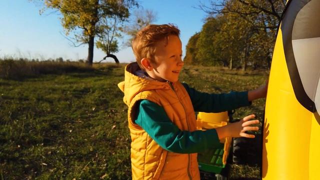 Leo Saves the Tractor!  Fun Kids Song with Dino and Daddy!