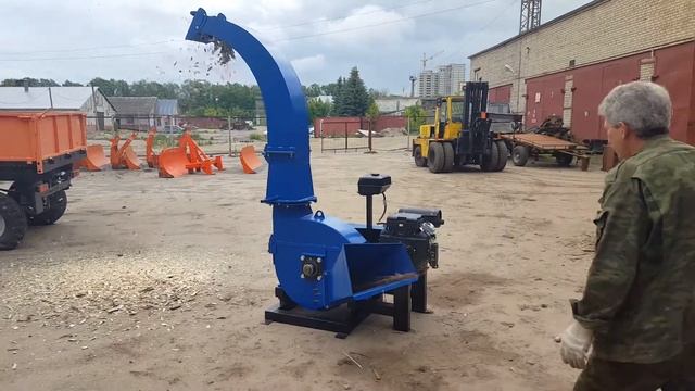 Серия 52; ИВН-2/Ø160 Измельчитель веток, wood chipper с приводом от ДВС бензин 24/27л.с.