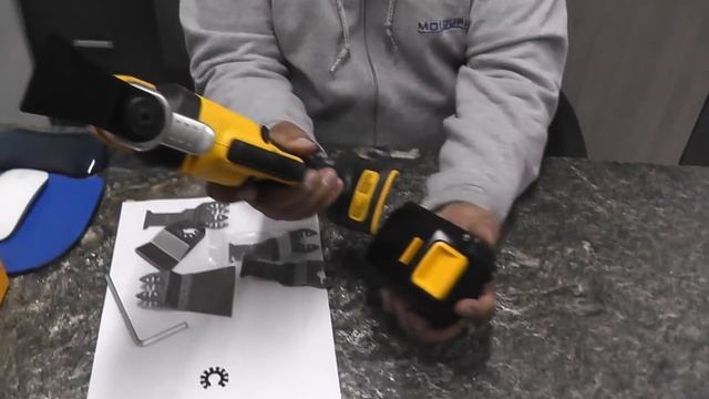 MULTI-HERRAMIENTA OSCILATORIA DEWALT