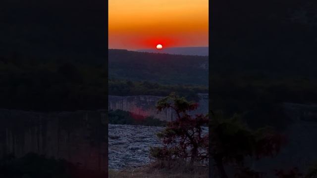 🌄 Лучшая скамейка в Крыму с видом на закат