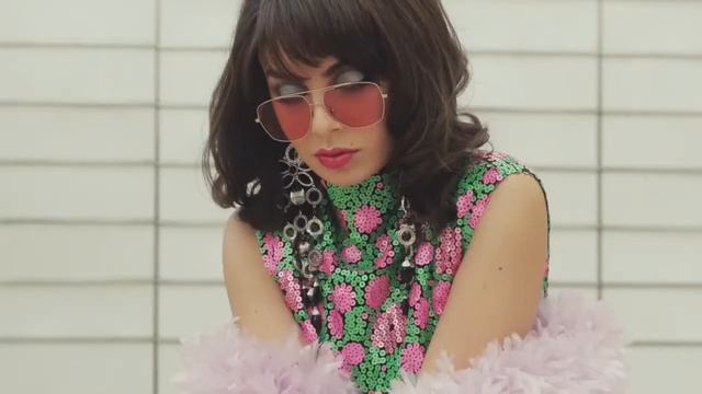 Marc Jacobs Spring 2018 Eyewear Collection Starring Charli XCX