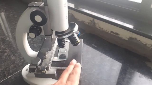 Compound Microscope (Pharmacognosy Experiment No. 1 )