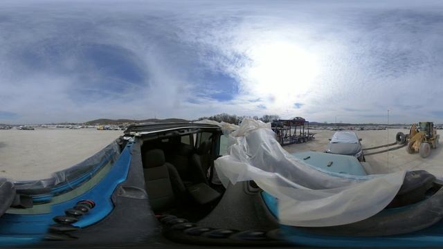 360° Видео - Как Загружают Битые Машины на Автоаукционе в США