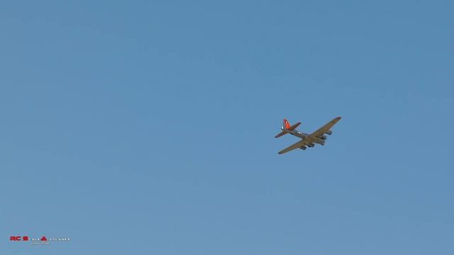 19 ft. B-17 "Flying Fortress" (Aluminum Overcast) Two Flights