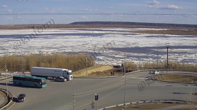 Река Обь пошла в Сургуте