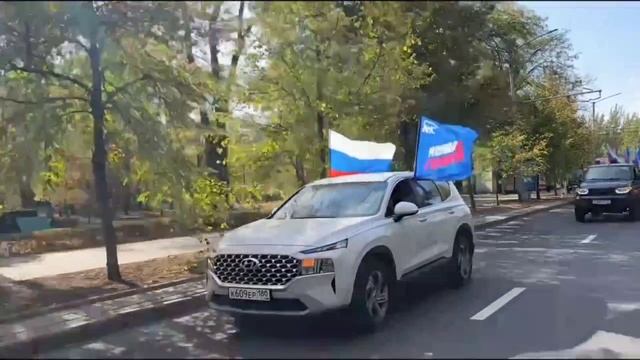⚡🇷🇺🤙В Донецке активисты МГЕР ДНР провели автопробег в честь дня рождения Президента Путина 🇷🇺🦾