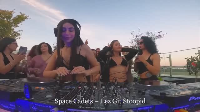 Space Cadets ~ Lez Git Stoopid