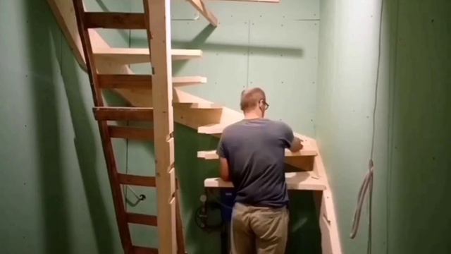 Монтаж деревянной лестницы в Московской области г. Ступино