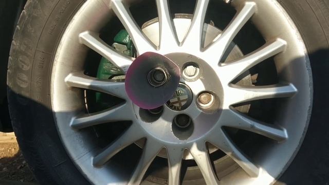 15 Saniyede PASLI BİJONLARINIZI BOYAYIN - Painting Lug Nuts in 15 Second