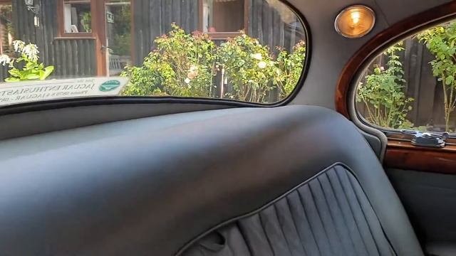 1965 Jaguar MKII 3.8 - Interior Review