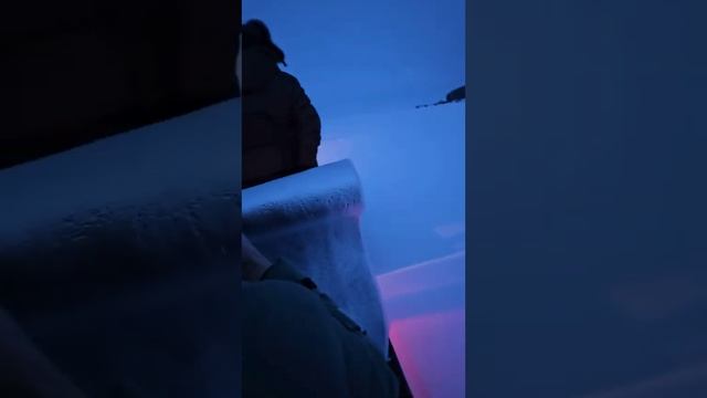 ❄️Едем на снегоходах по льду, 😯но что-то пошло не так