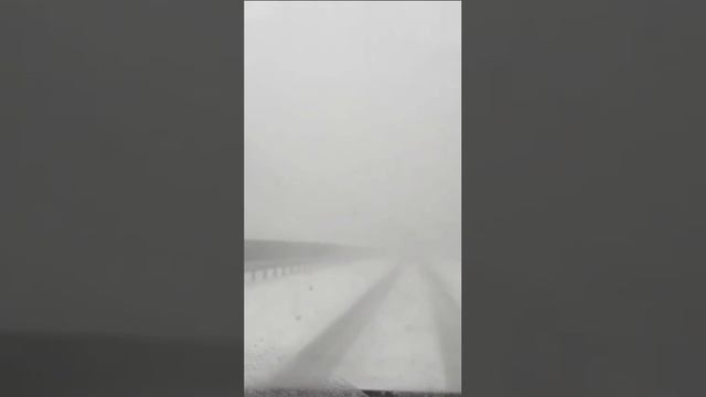 На Урал пришел снег ❄️ 

На видео выезд из Перми. Уже завтра снегопад придет к нам