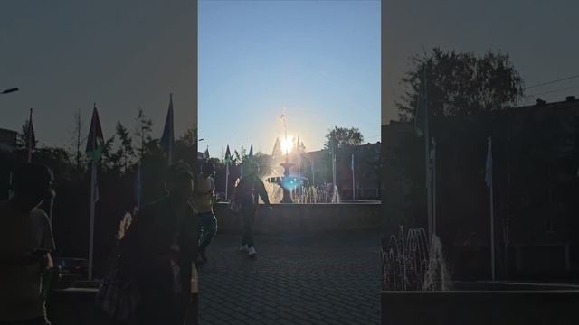 Будь счастливым здесь и сейчас.