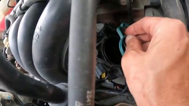 Ford Focus 1 Duratec 1.6. Чистка дроссельной заслонки и регулятора (датчика) холостого хода