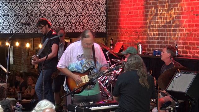 CLEANING WINDOWS//Cubensis @ The Lighthouse 4-18-15 4K Ultra HD