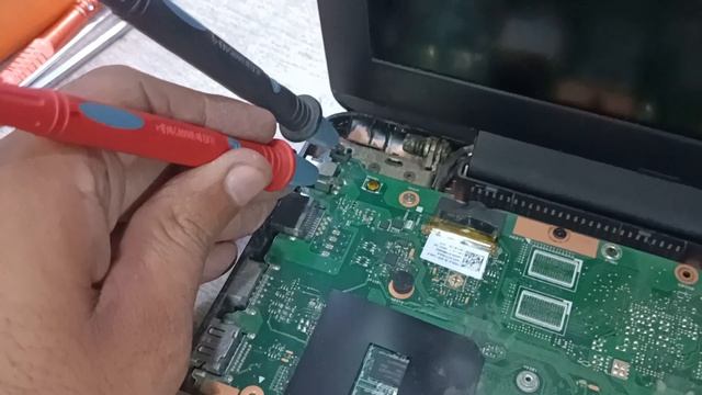 How to fix - Asus laptop not turning on / Asus F555L / Laptop No Power / Asus won't turn on Solutio