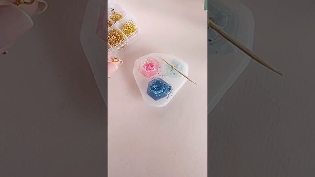 Артикул WB:240445270 Как сделать брелок-кристалл из эпоксидки #DIY #resin #своимируками #творчество