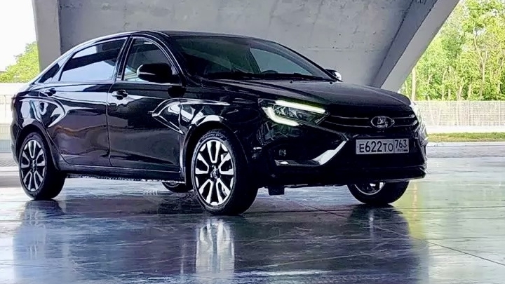 Российская «Camry» готова к старту: «АвтоВАЗ» рассказал о сроках выпуска Lada Aura