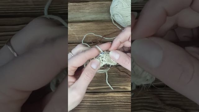 How to knit different yarns.  How to switch to an yarn. Как вязать разными цветами пряжи (жаккард).