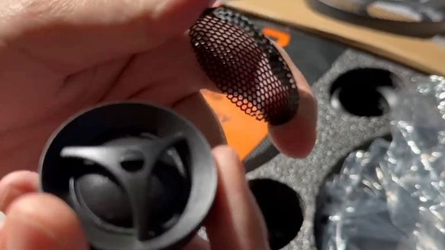 Замена штатных динамиков в Toyota BB(qnc21) на DL Audio Anaconda 165 Comp