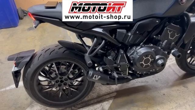 Honda CB1000R с глушителем LeoVince LV-10