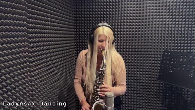 LADYNSAX-DANCING