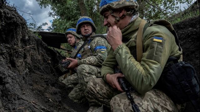 Украинских военных обвинили в уничтожении сдающихся в плен сослуживцев