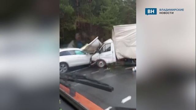 Во Владимирской области случилось ДТП с грузовиком