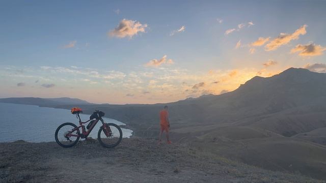 Я ДАЖЕ НЕ ЗНАЮ, ЧТО Я ЛЮБЛЮ БОЛЬШЕ ГОРЫ ИЛИ МОРЕ ❤️🌊⛰🌴🏖🐬☀️🚵♂️