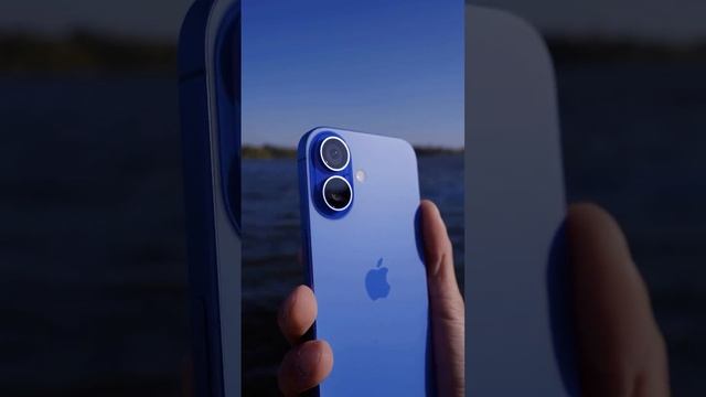 🌊 Это iPhone 16 в новом цвете Ultramarine. Кому не хватает природы и умиротворения?